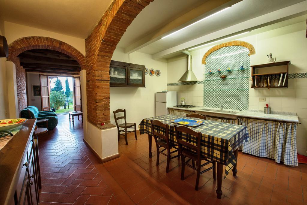 Agriturismo Poggio Al Tesoro Crespina Exterior photo