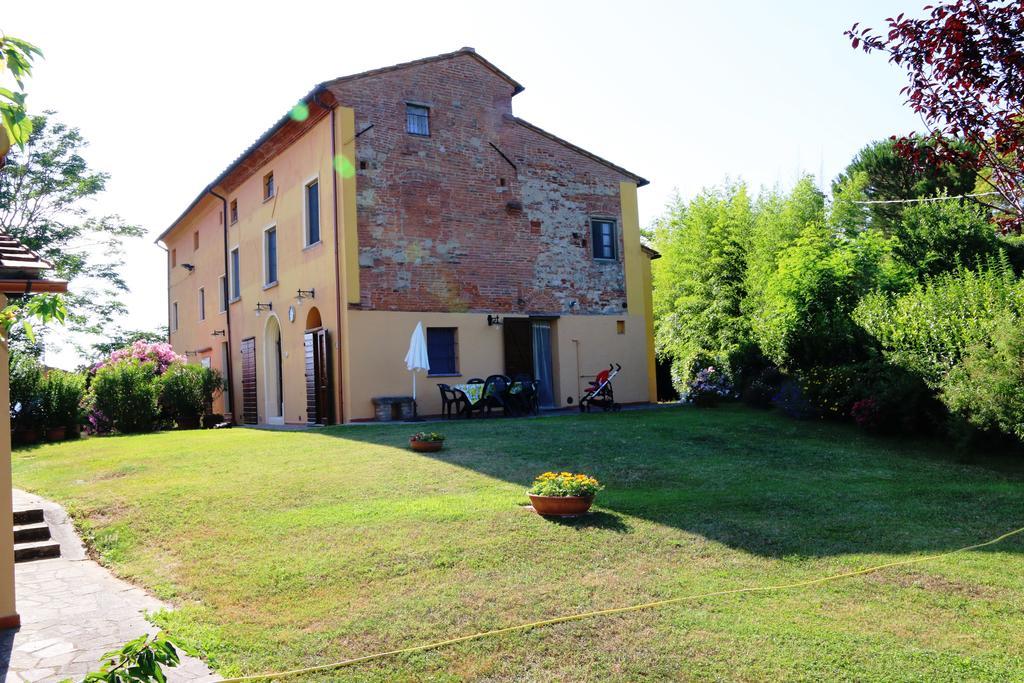 Agriturismo Poggio Al Tesoro Crespina Exterior photo