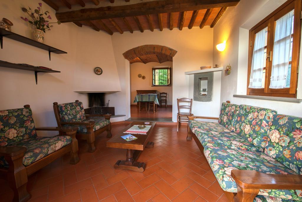 Agriturismo Poggio Al Tesoro Crespina Exterior photo