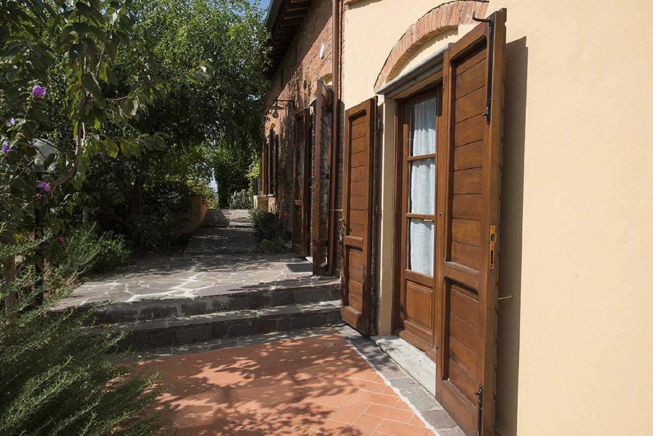 Agriturismo Poggio Al Tesoro Crespina Exterior photo